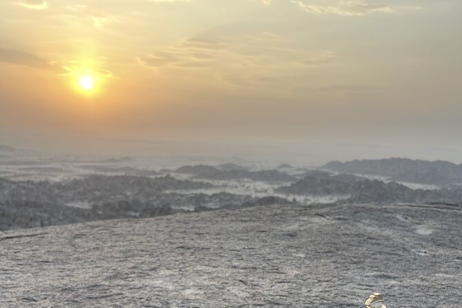 4 Hours Charming Moon Valley Hike Experience in Jeddah - From Jeddah to Moon Valley: the ride is part of the experience