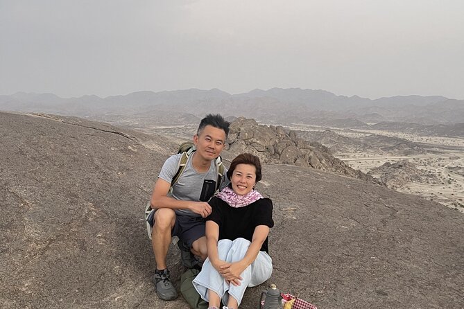 4 Hours Charming Moon Valley Hike Experience in Jeddah - Sunset at the top: Arabic coffee and snacks, not just views