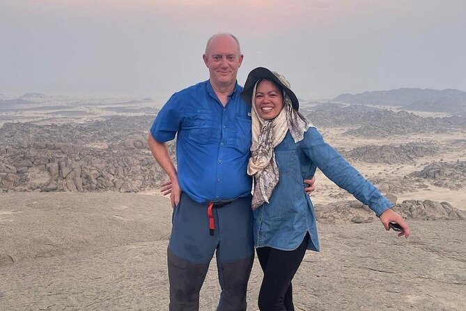 4 Hours Charming Moon Valley Hike Experience in Jeddah - What to bring for a late-afternoon Moon Valley hike