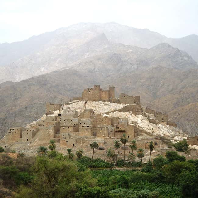 Abha City Tour & Rijal Almaa - El Sahab Park: cloud views above the mountain (and a few monkey moments)