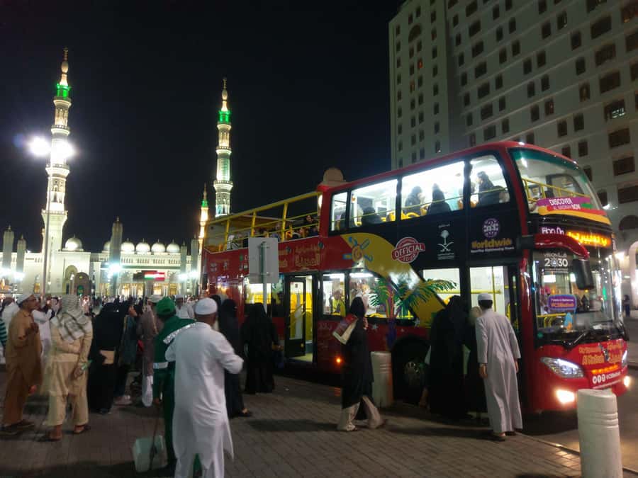Al Madinah: City Sightseeing Hop-On Hop-Off Bus Tour - On-board audio in 16 languages: use it like a guidebook