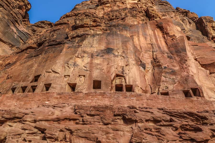 Al-Ula: Dadan & Jabal Ikmah Tour with Optional Pickup - Dadan ruins: impressive roots, but manage expectations