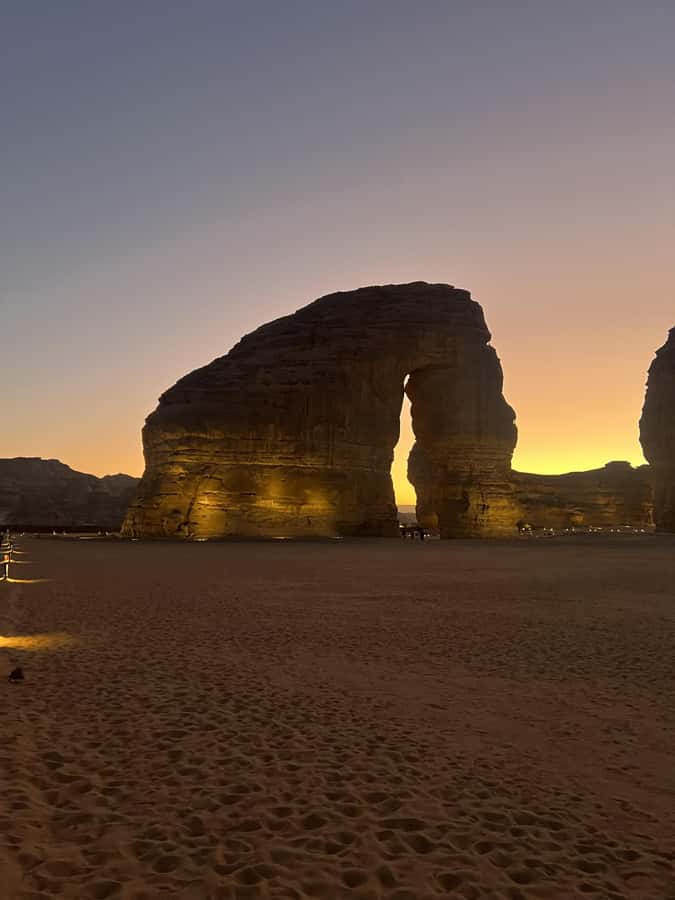 Al-Ula: Old Town, Hegra, and Elephant Rock Day Tour - Entering the day plan: 6 hours that link three very different worlds