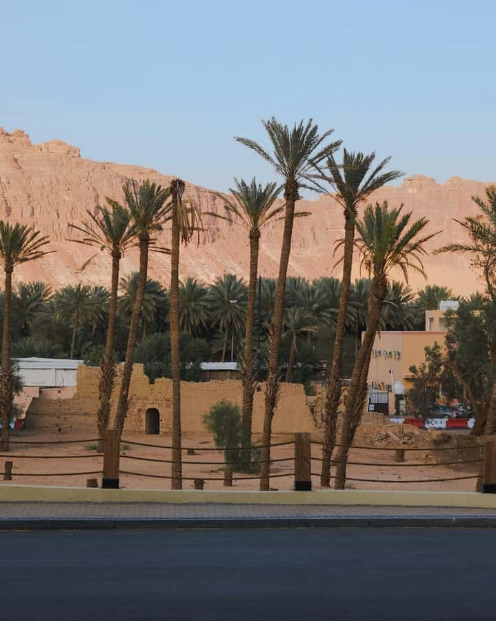AlUla: Discover AlUla Like a Local Guided Tour - Maraya: the mirrored building that turns the desert into art