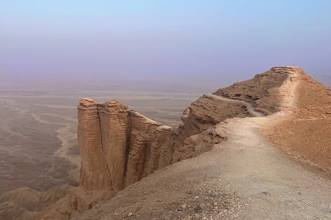 Edge of the World and Huraymila National Park Tour - Edge of the World Cliff: A 1,131 m Viewpoint With Real Off-Cliff Charm