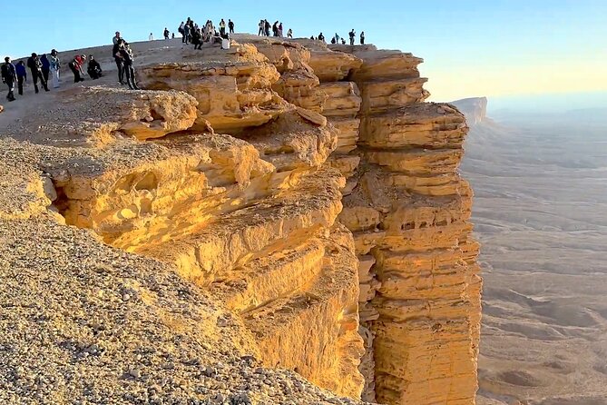 Edge of The World & Deer Reserve Off-road 4x4 Car Tour in Riyadh - Edge of the World: the hike, your pace choice, and the sunset picnic