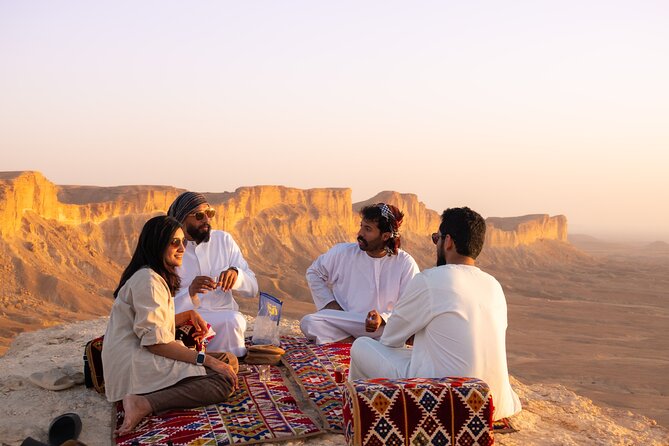Edge of the World & Keshta in Riyadh - Getting to the desert easy: pickup, 4x4, and a private group