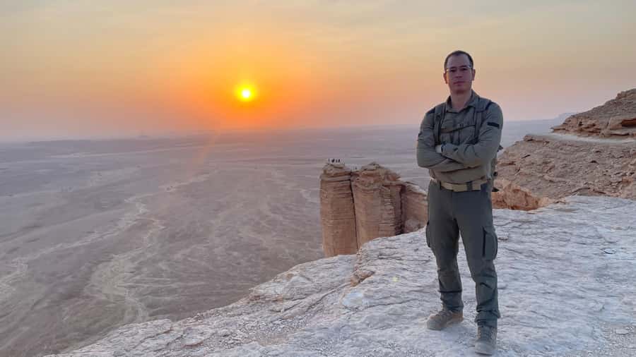 Edge of The World Riyadh,Camel Ride ,Bat Cave Visit & Dinner - The secret stop and the pacing between moments
