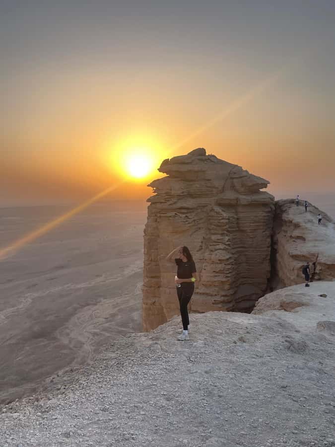 Edge of The World Riyadh,Camel Ride ,Bat Cave Visit & Dinner - Heritage-style dinner at the resort, what’s included and what to expect