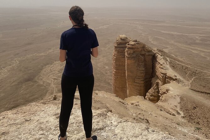 Explore Edge of The World in a Private Trip with Saudi Dinner - Why the private format changes the day
