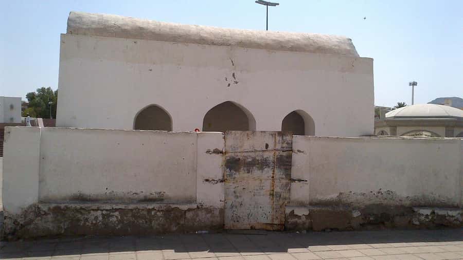 From Madinah: Half-Day Ziarah Tour - Transportation and entrance fees: why the “small group day” value can add up