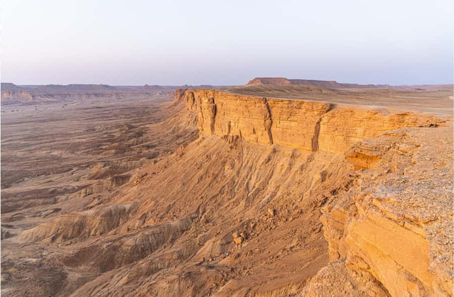 From Riyadh: Tuwaiq Mountains and Najd Plateau Day Trip - Desert Hike on the Najd Plateau: Walking, Footwear, and Photo Stops
