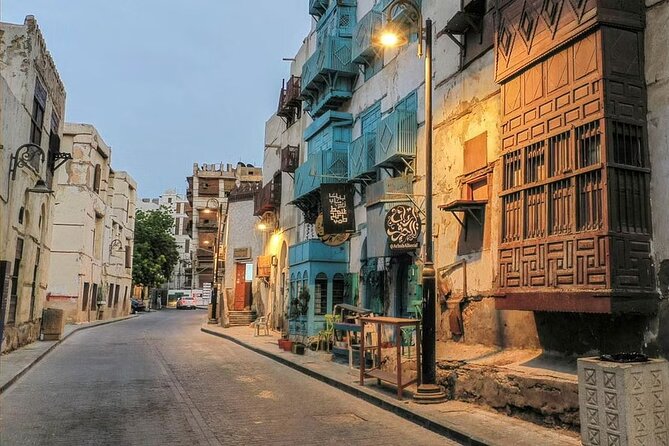 Guided Tour in Jeddah by local woman - Coffee, dates, and street-food tastings that feel practical