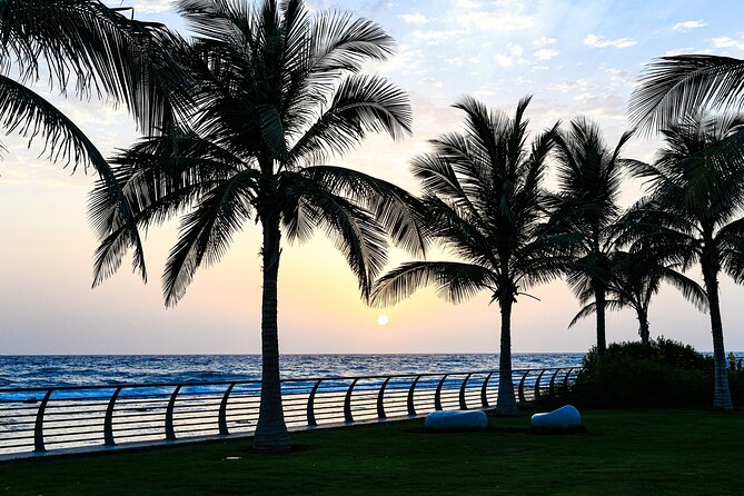 Half Day Jeddah Traditional City Tour - Ukash Mosque and the religion-and-streets rhythm