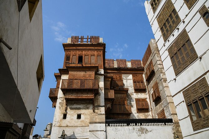 Half Day Jeddah Traditional City Tour - Tahlia Street and city-scale context before the old corners
