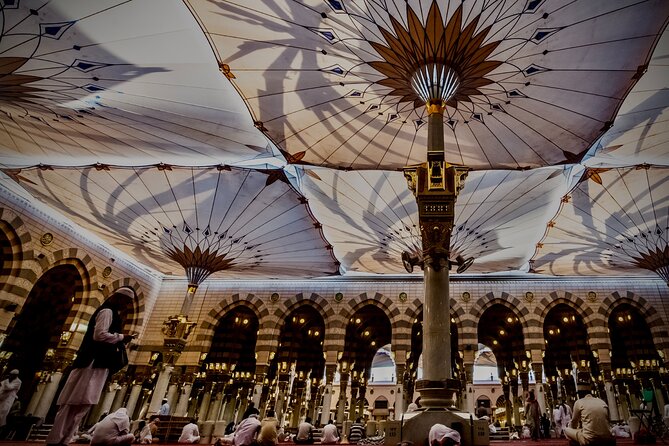 Half - Day Tour in Prophet Mohammed City - Getting There Smoothly: Pickup, Driver, and a Small Group
