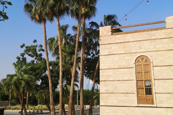 Historic District Tour in Jeddah by a Local Guide - Price and what $127.50 buys in a 3 to 4 hour old-town loop