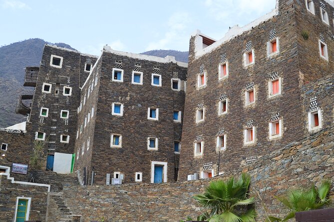 Historical & Heritage Tour in Abha- Rijal Almaa Village - Wandering Rijal Almaa’s stone-clay-wood palaces and palatial streets