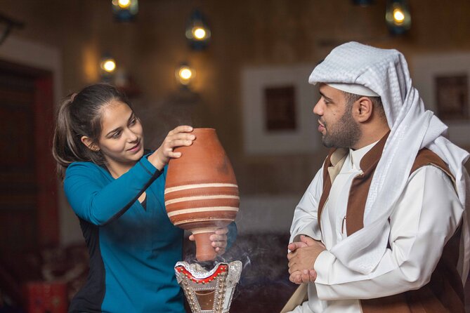 Interactive Saudi Cuisine and Cultural Experience - How the shemagh and hama lesson sets the tone