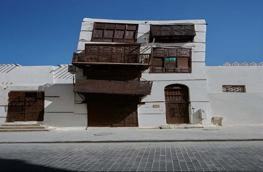 Jeddah: Al-Balad Old Town Historical City Guided Tour - Souq Al Alawi shopping time you can actually use