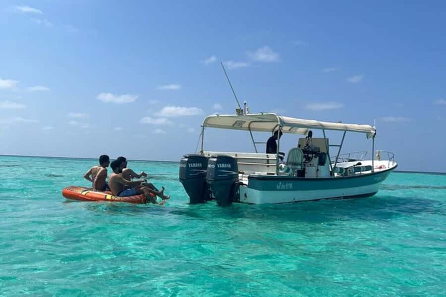 Jeddah: Bayadah Island Boat Trip with Snorkeling Option - Kayaking for an Hour: The Best Part for Active, Not Expert, Swimmers