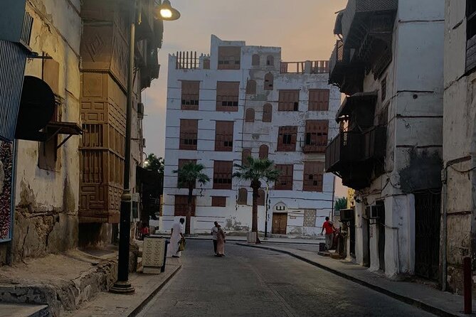 Jeddah historical Walking Tour AL-Bald - Stop 1, Al-Balad: Tower Houses, Souqs, and Trade-Route Clues