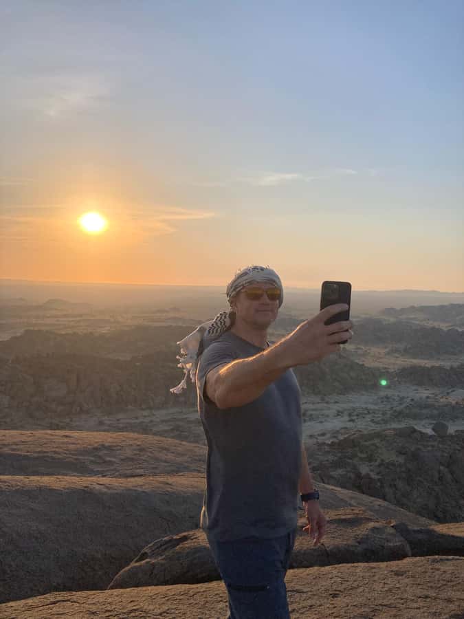 Jeddah: Moon Mountain Guided Hiking Tour with Snacks - Who should do this tour, and who should skip it