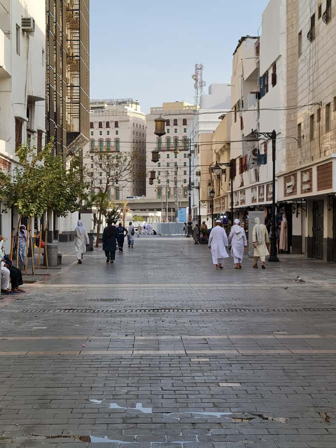 Madina: Guided Tour of the City's Historical Sights - Masjid Qibalatain and Masjid Jumah: Facing a Turning Point