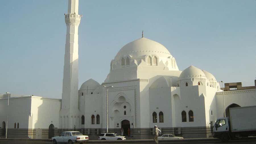 Madina: Guided Tour of the City's Historical Sights - Beer Ghars, Beer Al Khatm, and the Salman Farsi Well and Farm