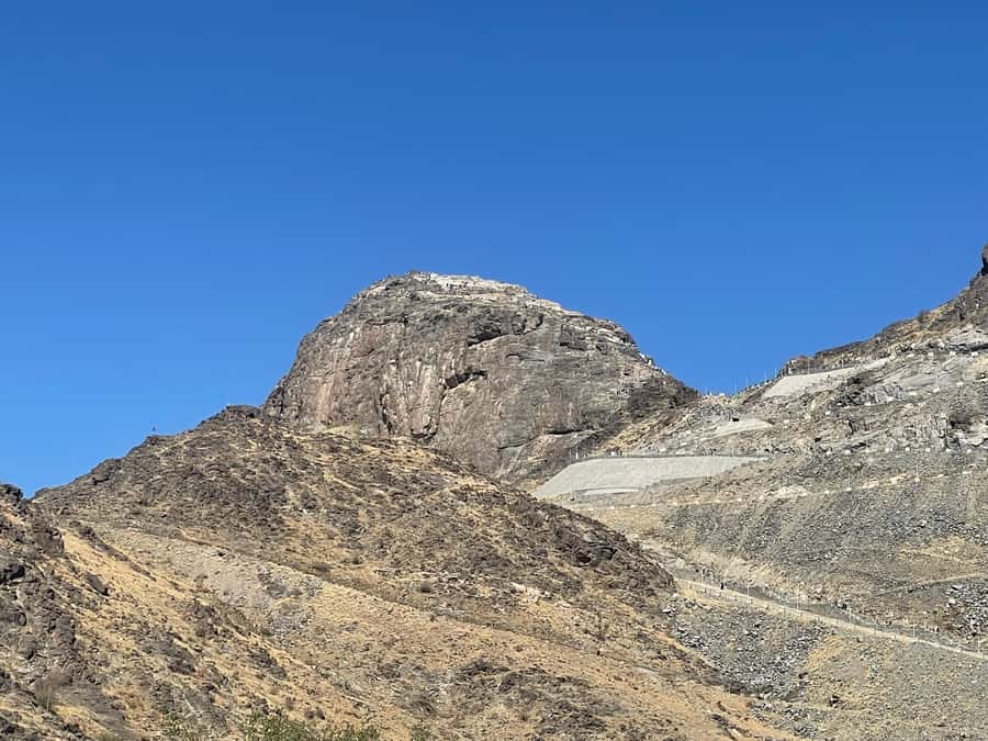 Makkah: Jabal Al-Nour, Cave Hira, and Mount Arafat Tour - Value check: is $125 per person worth it for 4 hours?