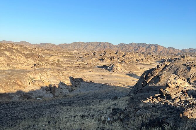 Moon Mountain Hike from Jeddah City - Stop 2 in Ghran: the moonlike views and meditation-friendly breaks