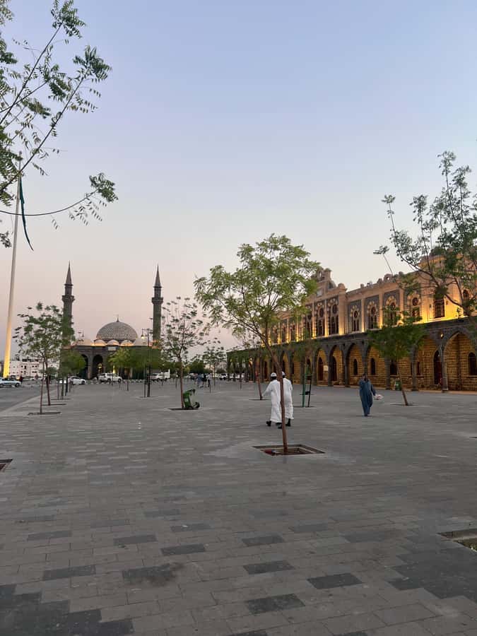 Prophet’s Mosque Walking Tour with Historic Hejaz Railway - Saqīfat Banī Sā‘idah, prayer courtyards, and the Green Dome angle
