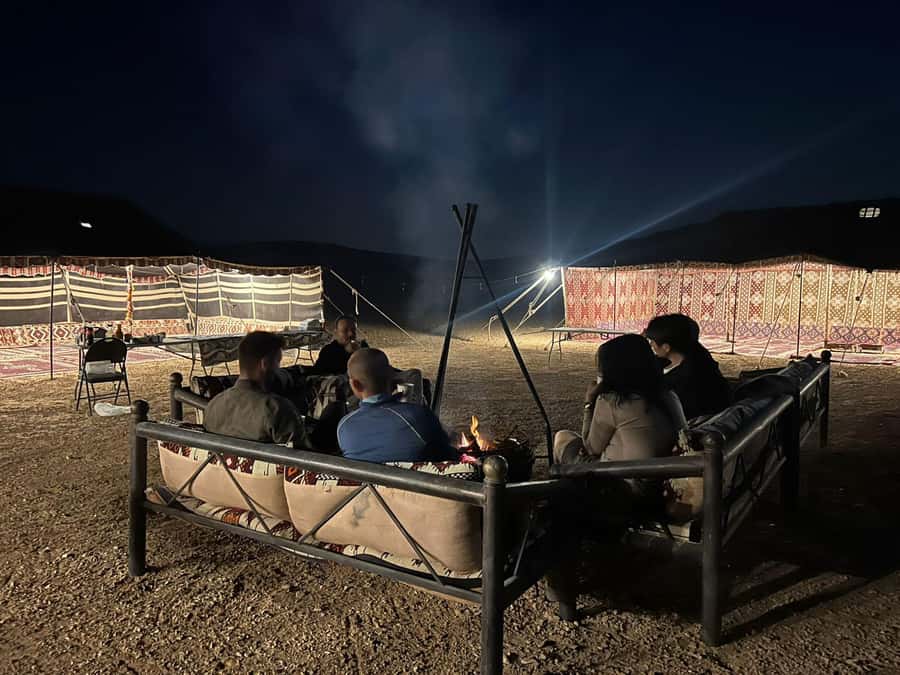 Riyadh: Edge Of The World and Bats Cave Tour by 4x4 - Food and snacks: what’s included and what you should plan around