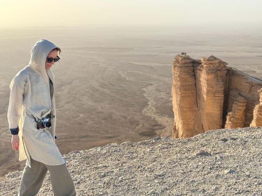 Riyadh: Edge Of The World, camels &Stargazing with 4x4 - Edge of the World, not just a viewpoint, it’s the whole experience