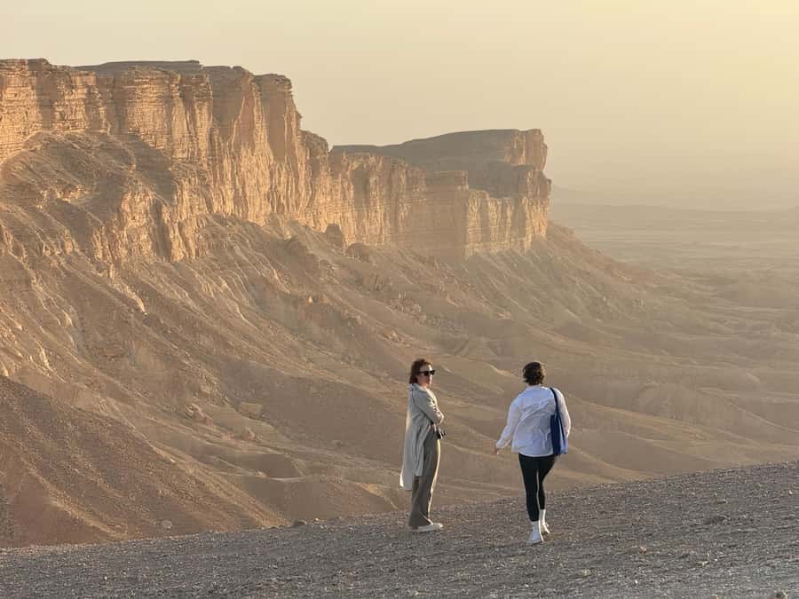 Riyadh: Edge Of The World, camels &Stargazing with 4x4 - Stop 1 on the route: camel farm time and why it’s worth the detour
