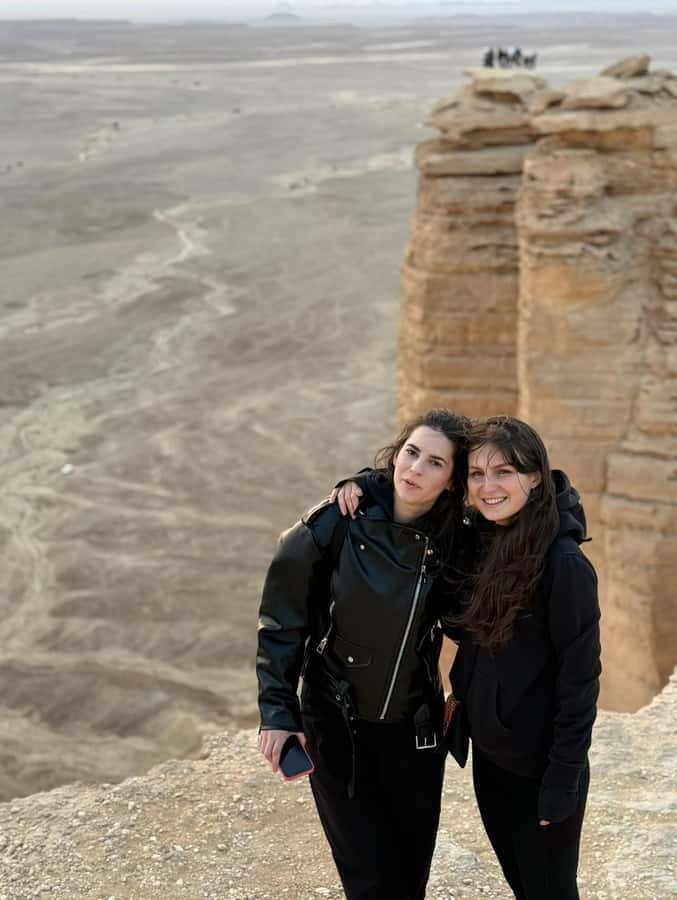 Riyadh: Edge Of The World, camels &Stargazing with 4x4 - Dinner at the camp: included if you choose it, with a real desert vibe