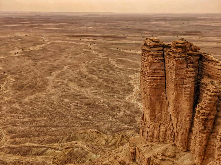 Riyadh: Edge of the World Private Guided Tour with dinner - Getting from Riyadh to the cliffs without stress