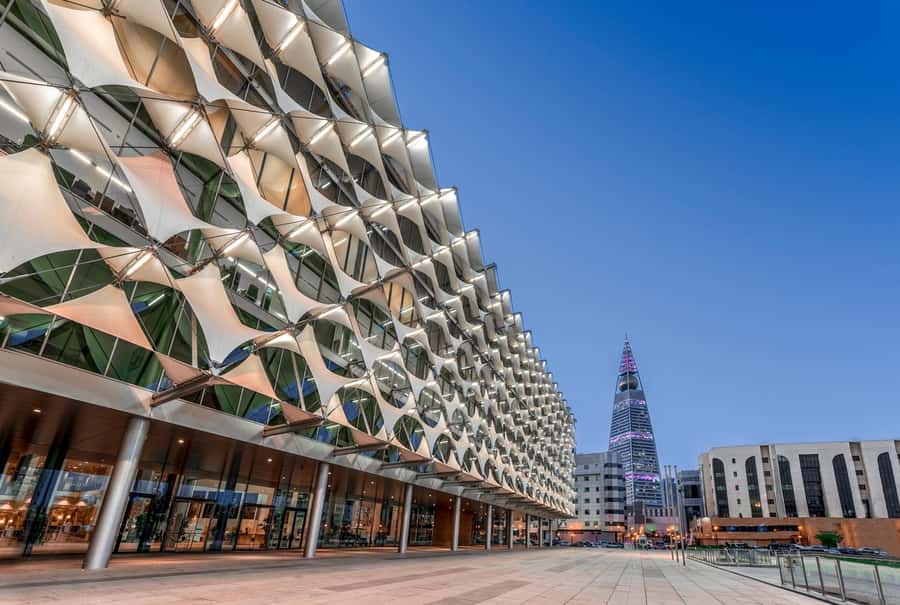Riyadh: Full-Day Riyadh Exploration Tour with Optional Lunch - What the guide is really like, from facts to self-guided time