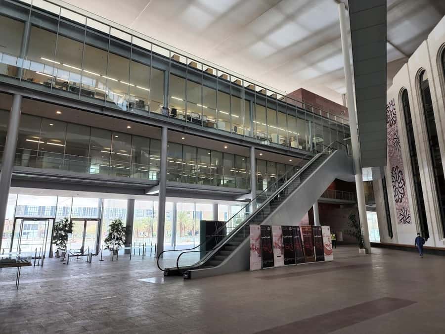 Riyadh: King Fahad National Library Guided Tour - Arriving at King Fahad National Library, where the tour actually starts
