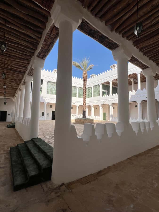 Riyadh: Masmak Fort, Souq AlZal, and Murabba Palace Tour - Al Bujairi Heritage Park views, then Najdi Village for the taste of tradition
