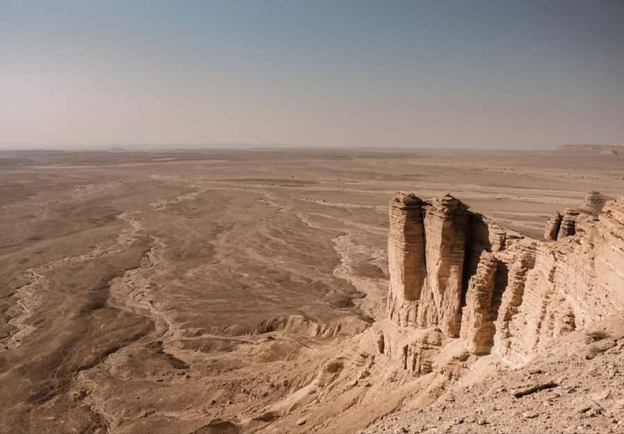 Riyadh: Private Edge of the World & Camel Trail with Lunch - Jabal Fihrayn and the Edge of the World, why this spot hits so hard