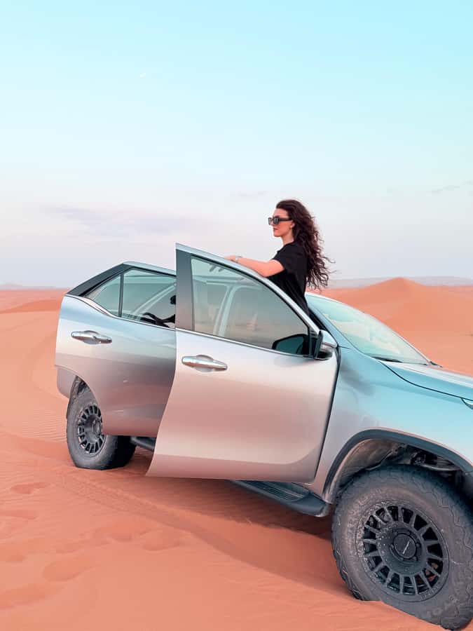 Riyadh: Red Sand Dunes (Safari trip) - Guide quality and language: what can vary on the ground