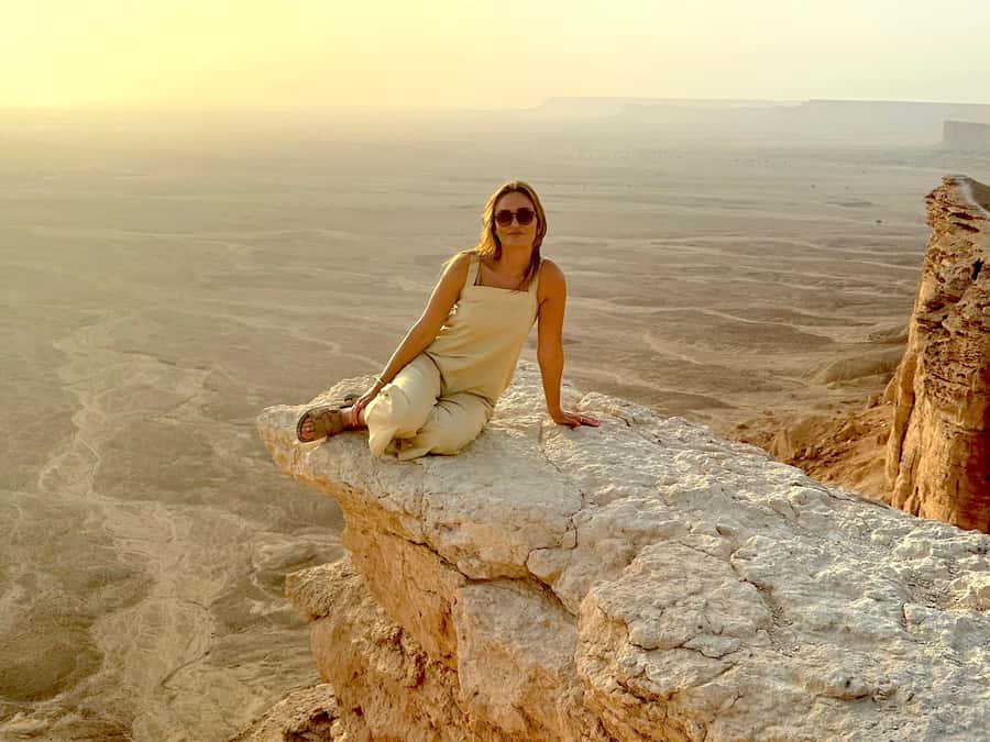 Riyadh Sunset Edge of the World & Deer Reserve 4WD Adventure - Gazelles before cliffs: the rare sanctuary stop