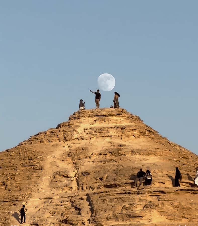 Riyadh Sunset Edge of the World & Deer Reserve 4WD Adventure - Off-road driving and photo viewpoints on the way