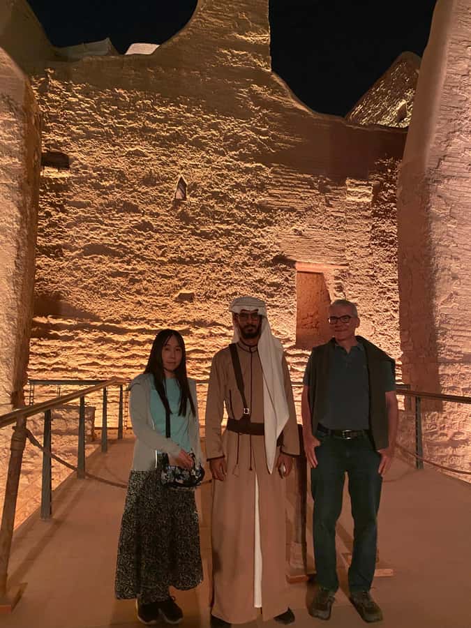VIP Private Riyadh Experience with Saudi Meal & Pickup - VIP pickup in Riyadh: when comfort matters