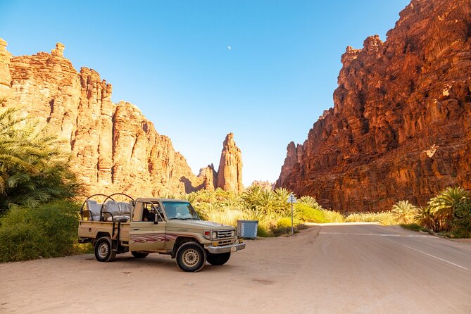 Wadi Disah Adventure from Tabuk | Al Ula - What you eat and drink: bottled water, light snacks, and a lunch pack